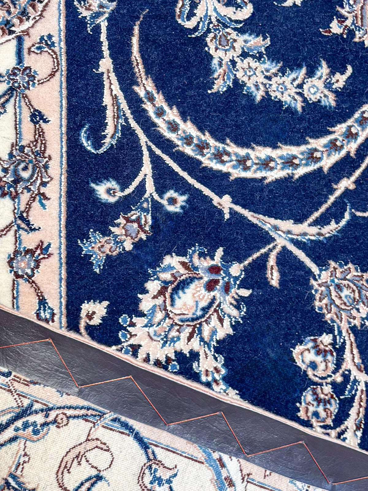Tapis Persan Naïn 6La 133x87 (paire) détail fin nouage laine soie arabesques florales persanes