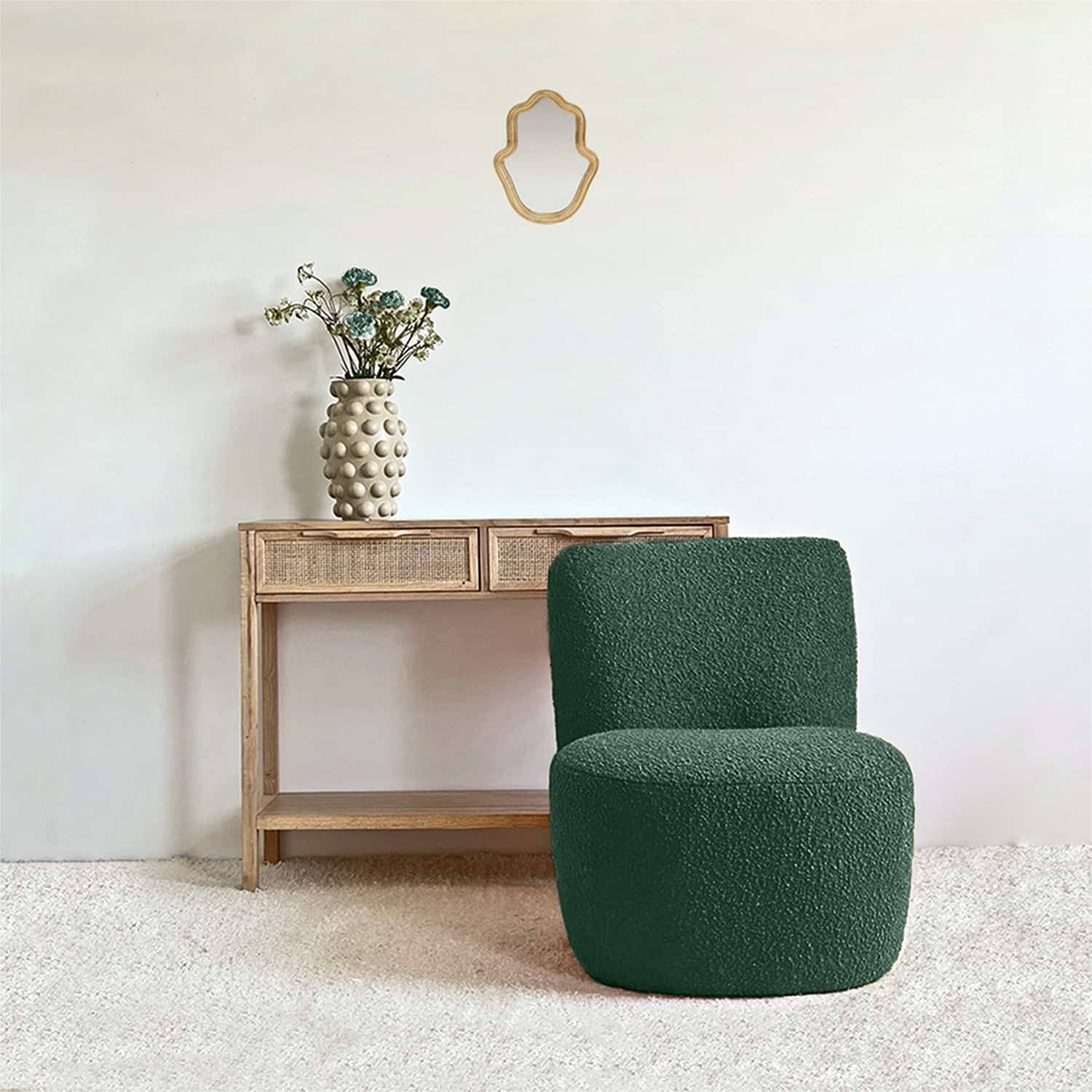 Fauteuil Eve tissu bouclette couleur vert foncé - Baba Rug