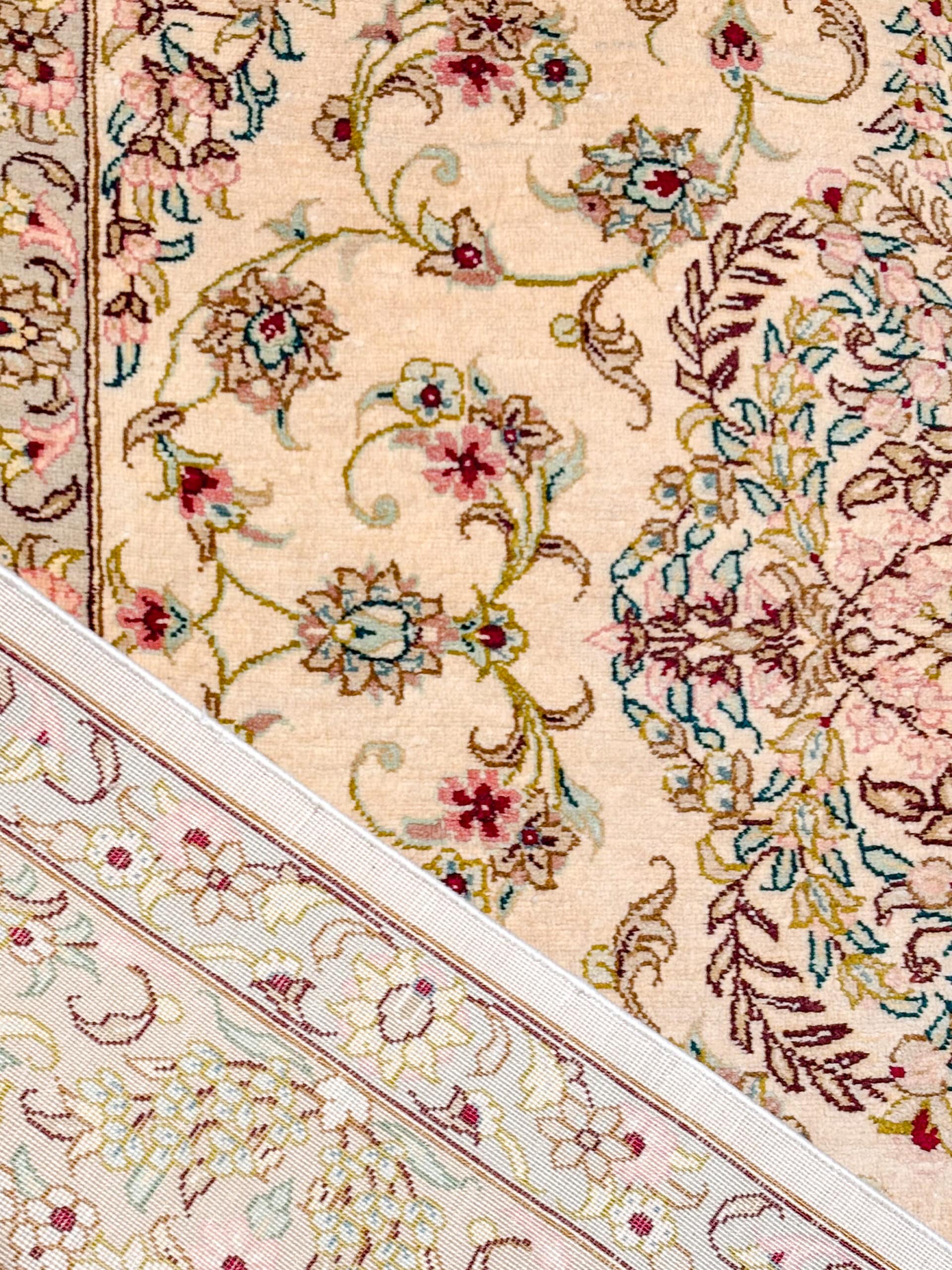 Tapis Ghoum Iran Soie Fait Main 153x102cm