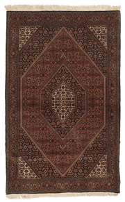 Tapis persan Bidjar fait main 178x112 cm, laine naturelle dense et motifs traditionnels pour décoration intérieure. Baba Rug, Paris 12
