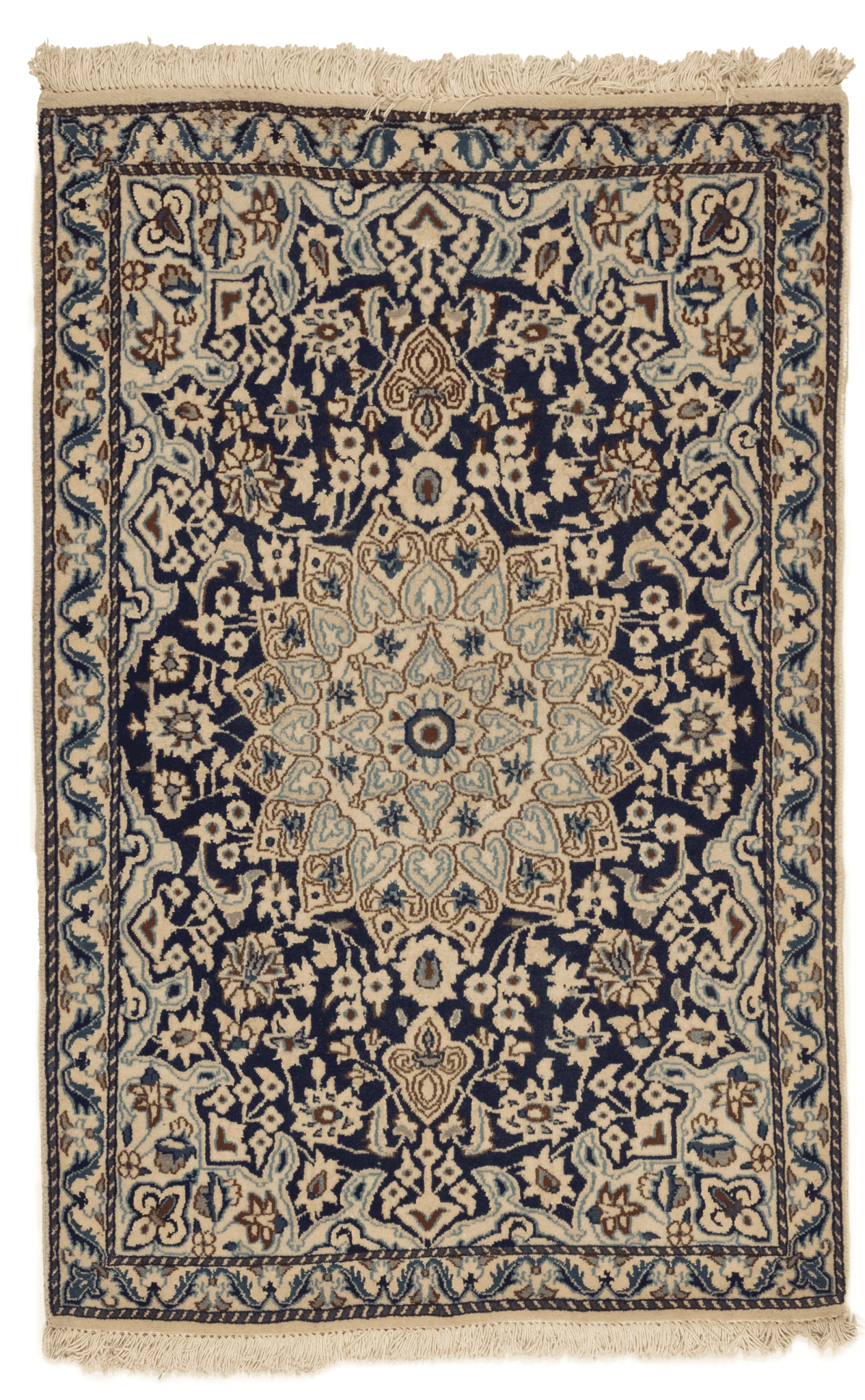 Tapis persan Naïn fait main 120x90 cm, laine naturelle et motifs fins traditionnels pour décoration intérieure. Baba Rug, Paris 12

