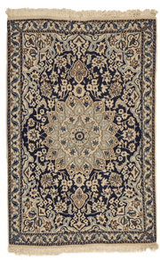 Tapis persan Naïn fait main 120x90 cm, laine naturelle et motifs fins traditionnels pour décoration intérieure. Baba Rug, Paris 12
