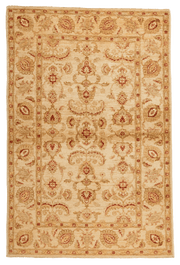 Tapis Pakistan Chobie fait main 179x118 cm, laine naturelle et motifs traditionnels pour décoration intérieure. Baba Rug,Paris 12
