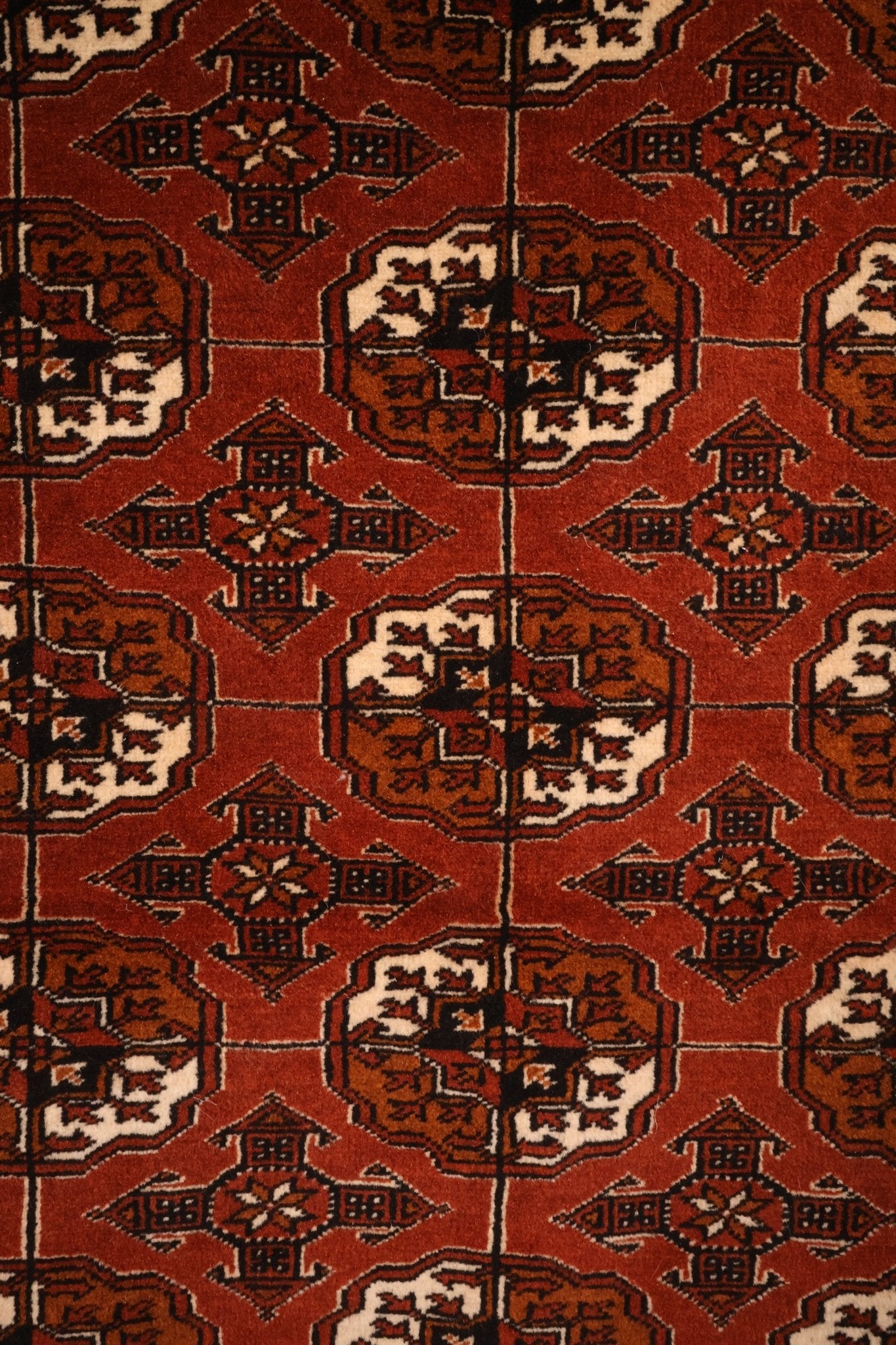 Tapis Turkaman Iran Laine Nouée Main 146x105cm