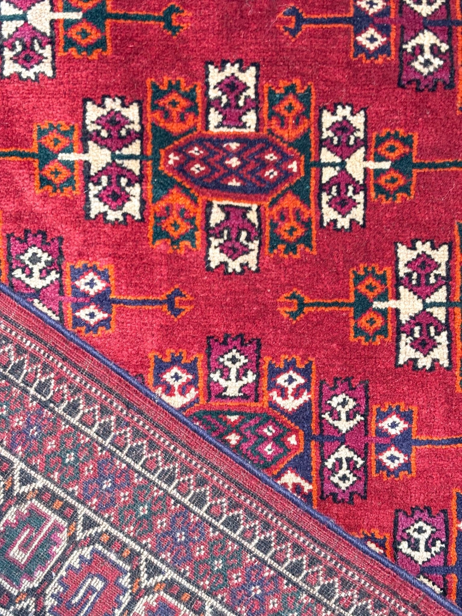 Tapis Yomut Russe Fait Main 195x132cm