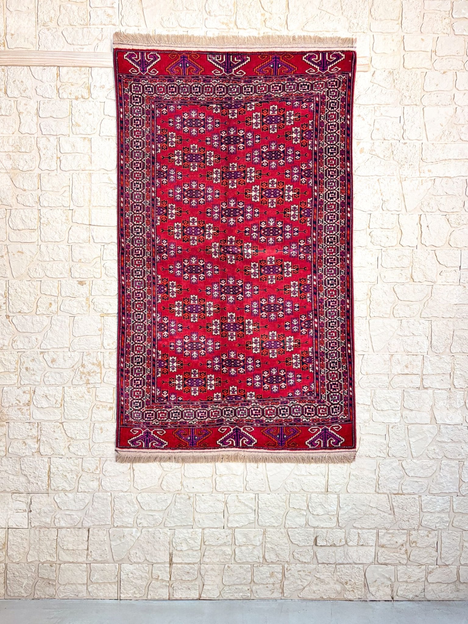 Tapis Yomut Russe 187x113cm fait main avec motifs traditionnels