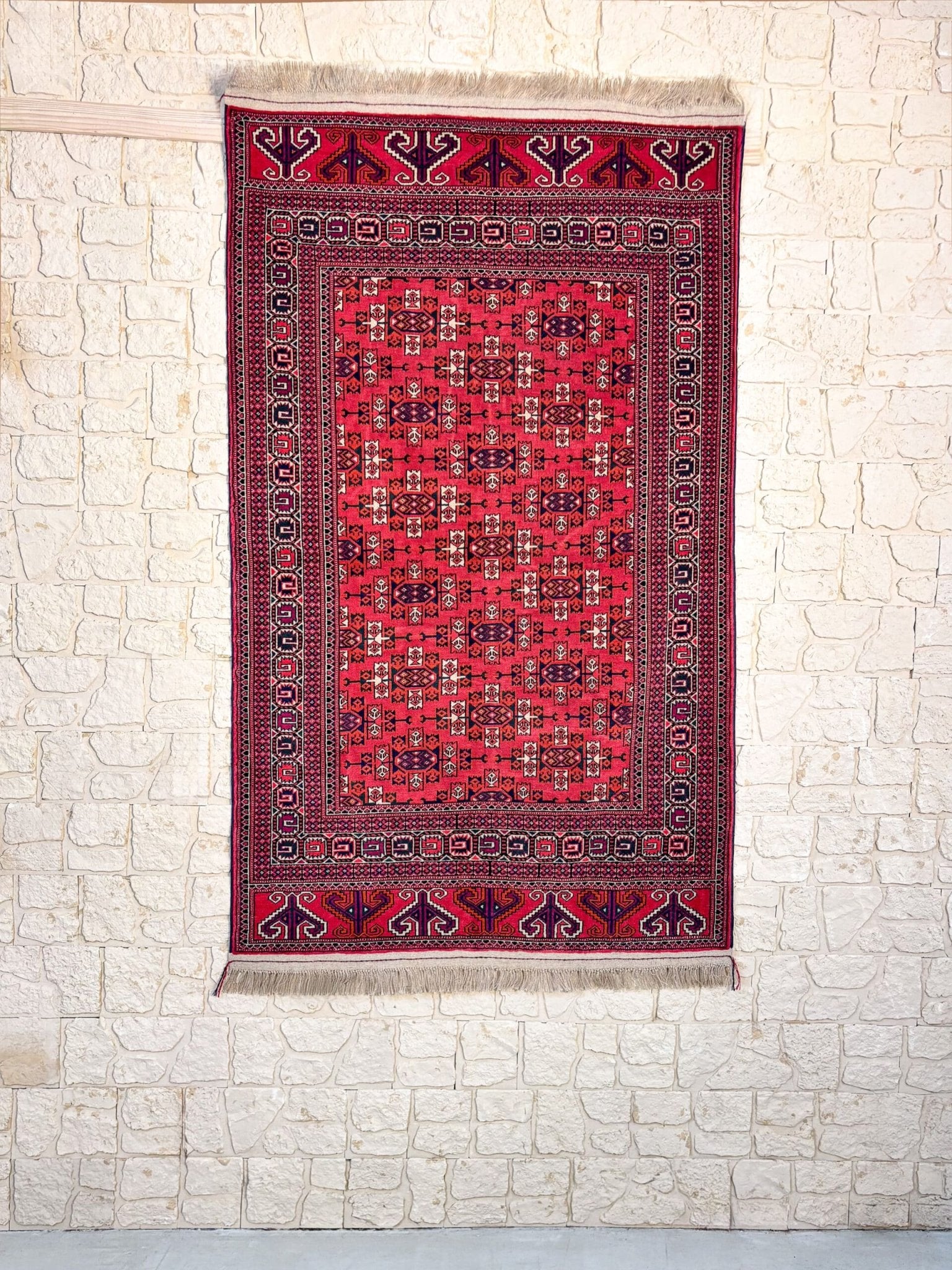 Tapis Yomut fait main en laine – vue de face, 191x113 cm – Baba Rug, Paris