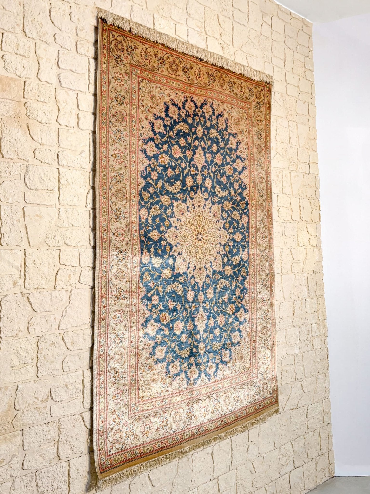 Tapis Ghoum Iran Soie Fait Main 203x133cm