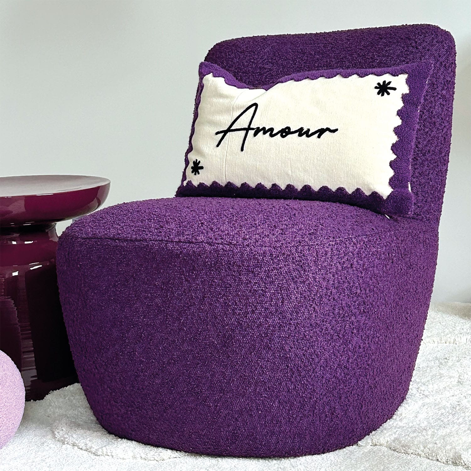Fauteuil Eve tissu bouclette couleur violet - Baba Rug