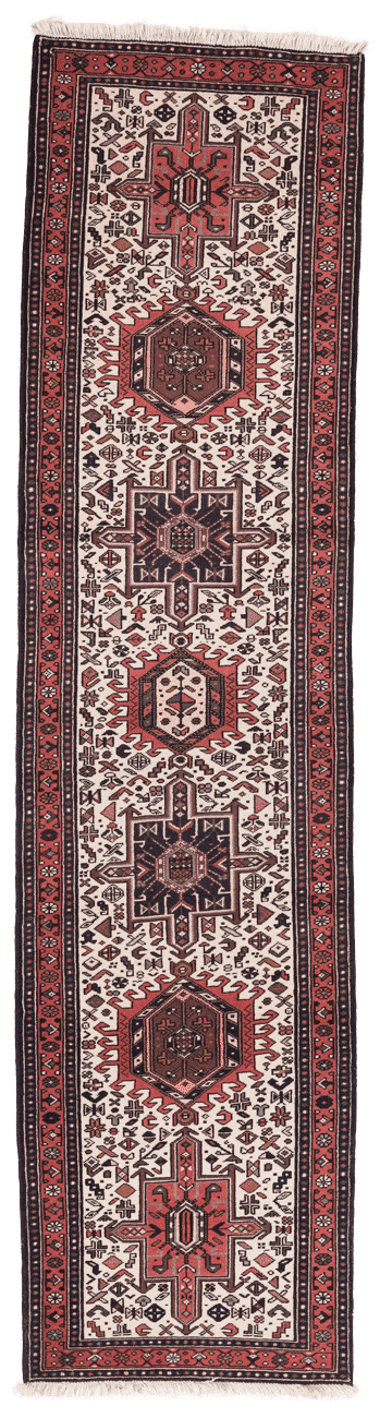 Tapis de couloir Garadgeh persan fait main en laine – vue de face, 300 × 70 cm – Baba Rug, Paris
