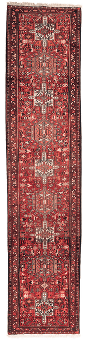 Tapis de couloir Garadgeh persan fait main en laine – vue de face, 400 × 90 cm – Baba Rug, Paris
