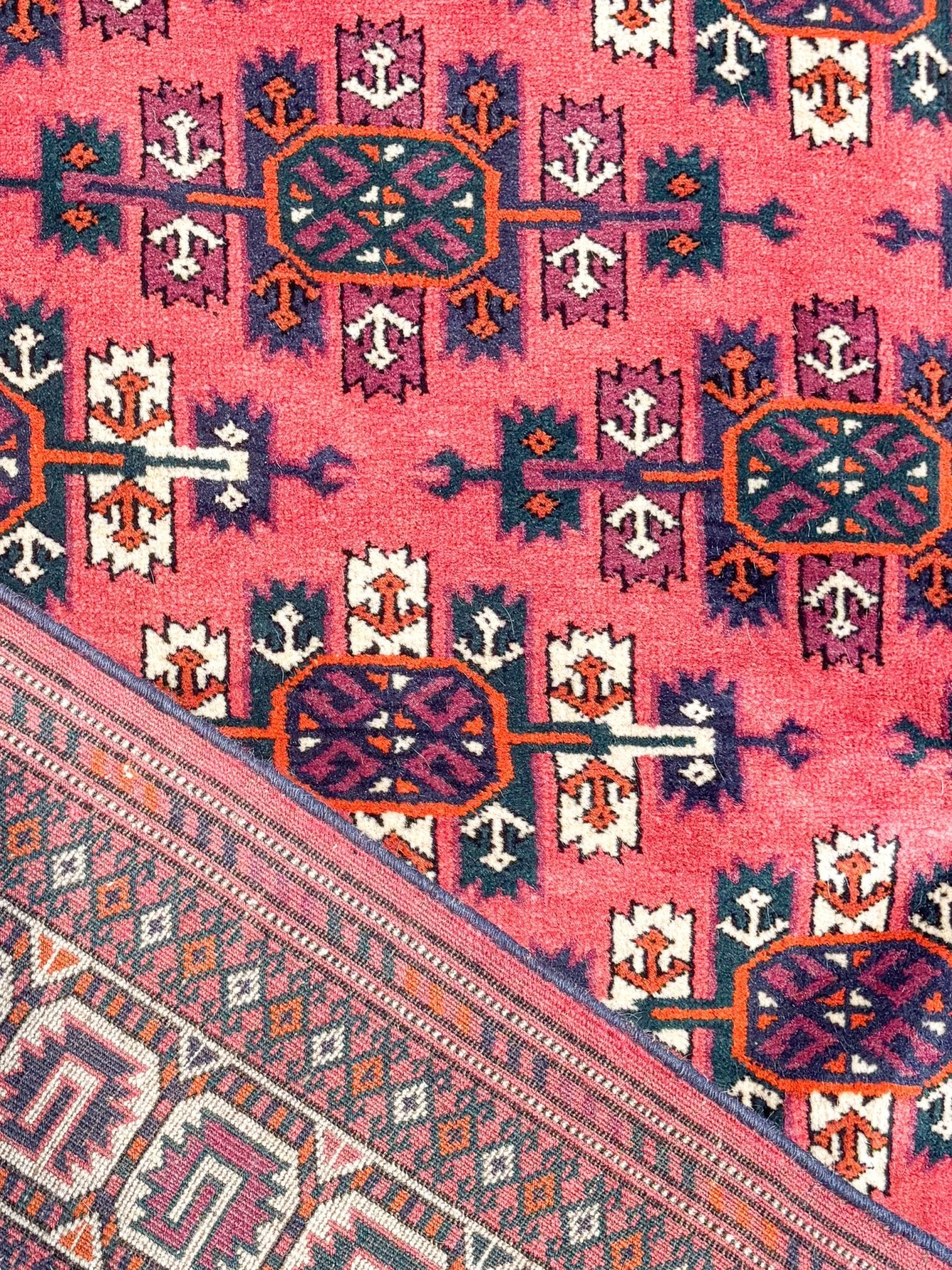 Tapis Yomut Russe Fait Main 199x126cm