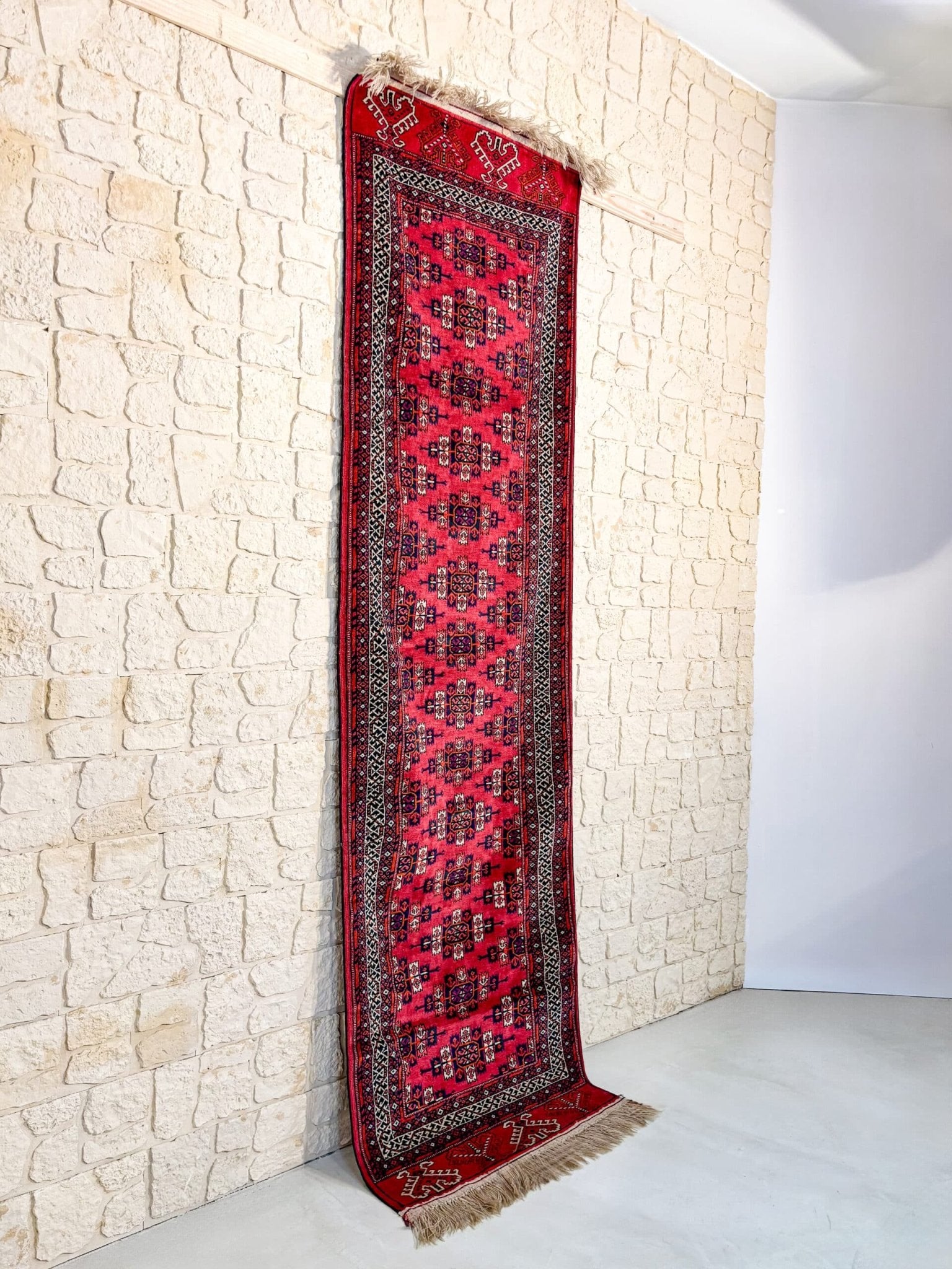 Détail motifs géométriques tribaux tapis de couloir Tapis Yomut russe fait main laine nouée
