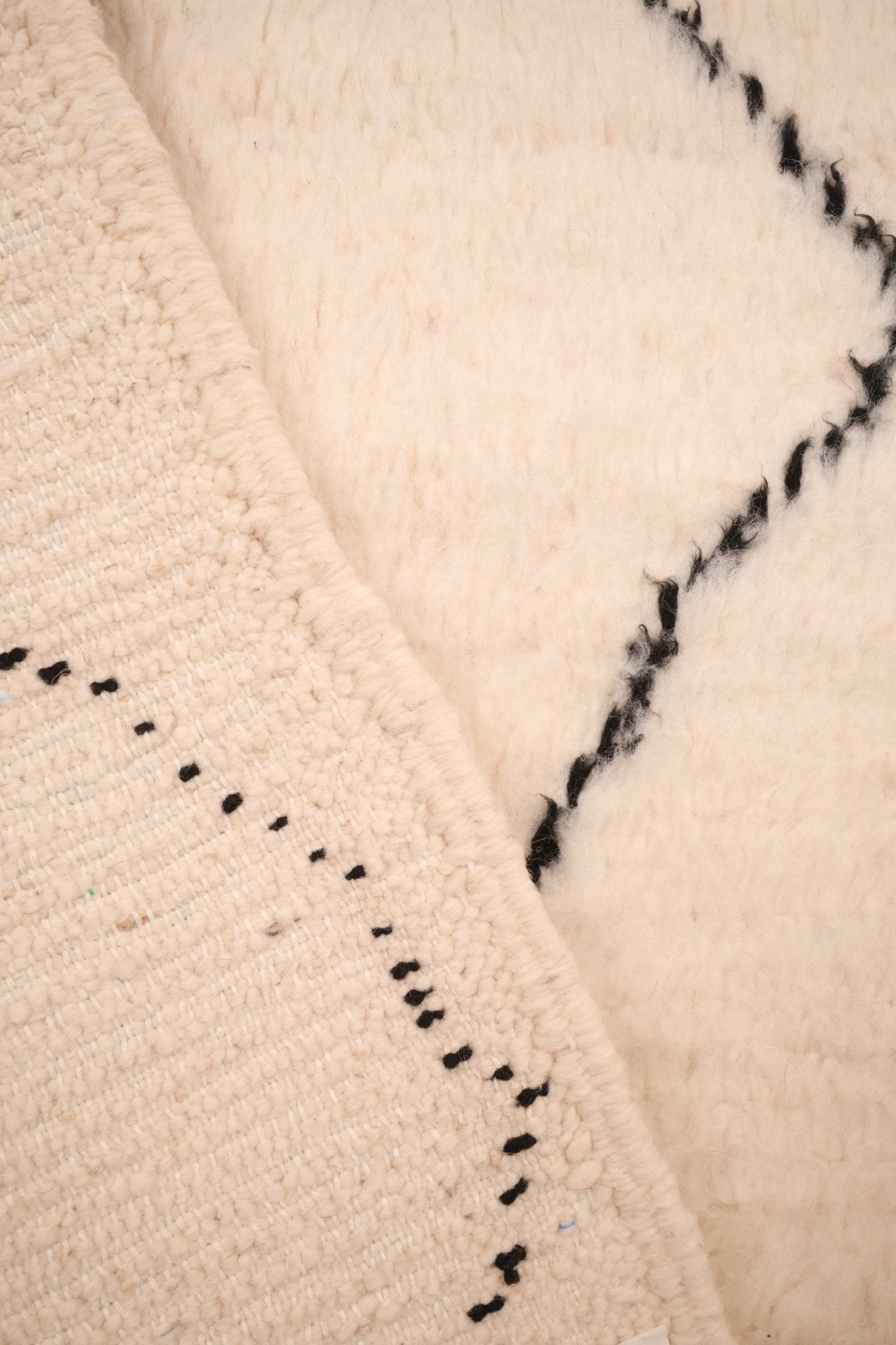 Tapis Béni Ouarain Fait Main 197x127 cm