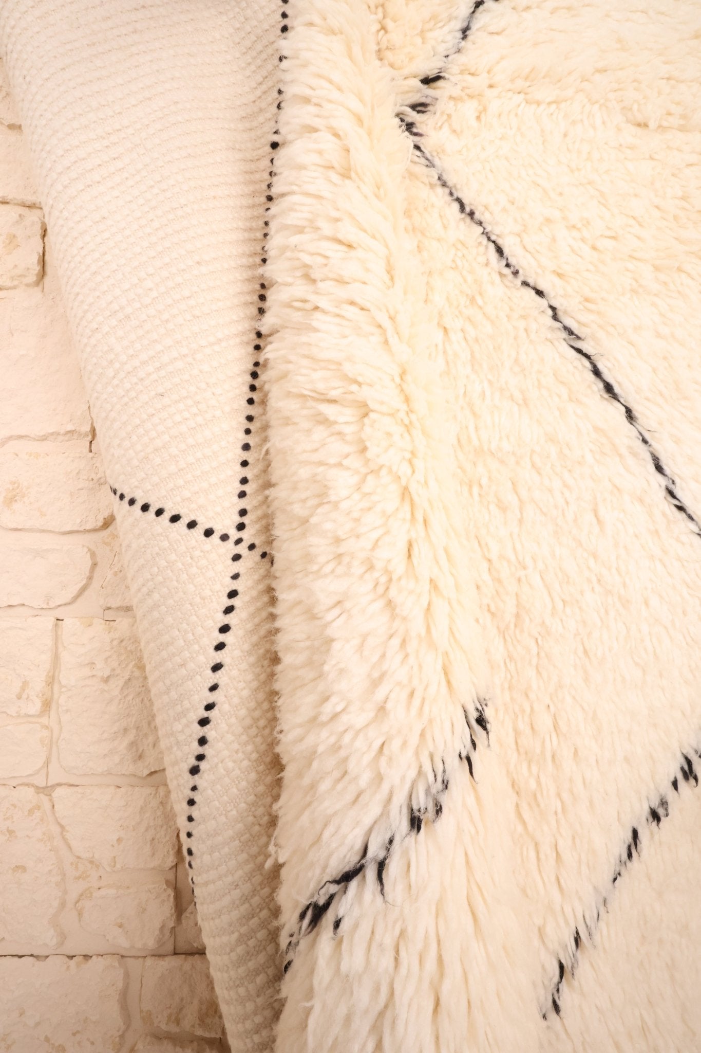 Tapis Béni Ouarain Laine Nouée Main 213x154cm