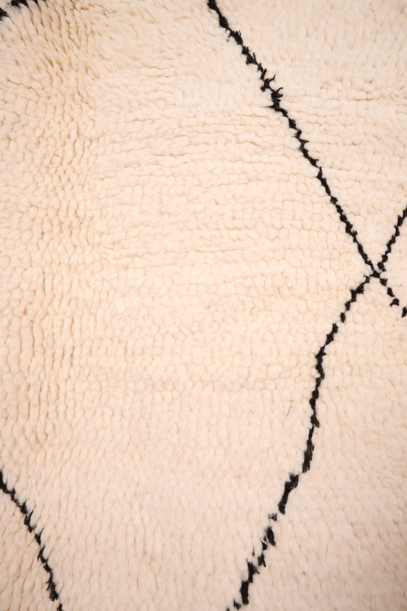 Tapis Béni Ouarain Laine Nouée Main 199x142 cm