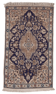 Tapis Nain persan bleu 150x90 cm noué main en laine avec motifs traditionnels iraniens