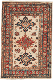 Tapis Pakistani Kazak fait main en laine – vue de face, 130 × 86 cm – Baba Rug, Paris
