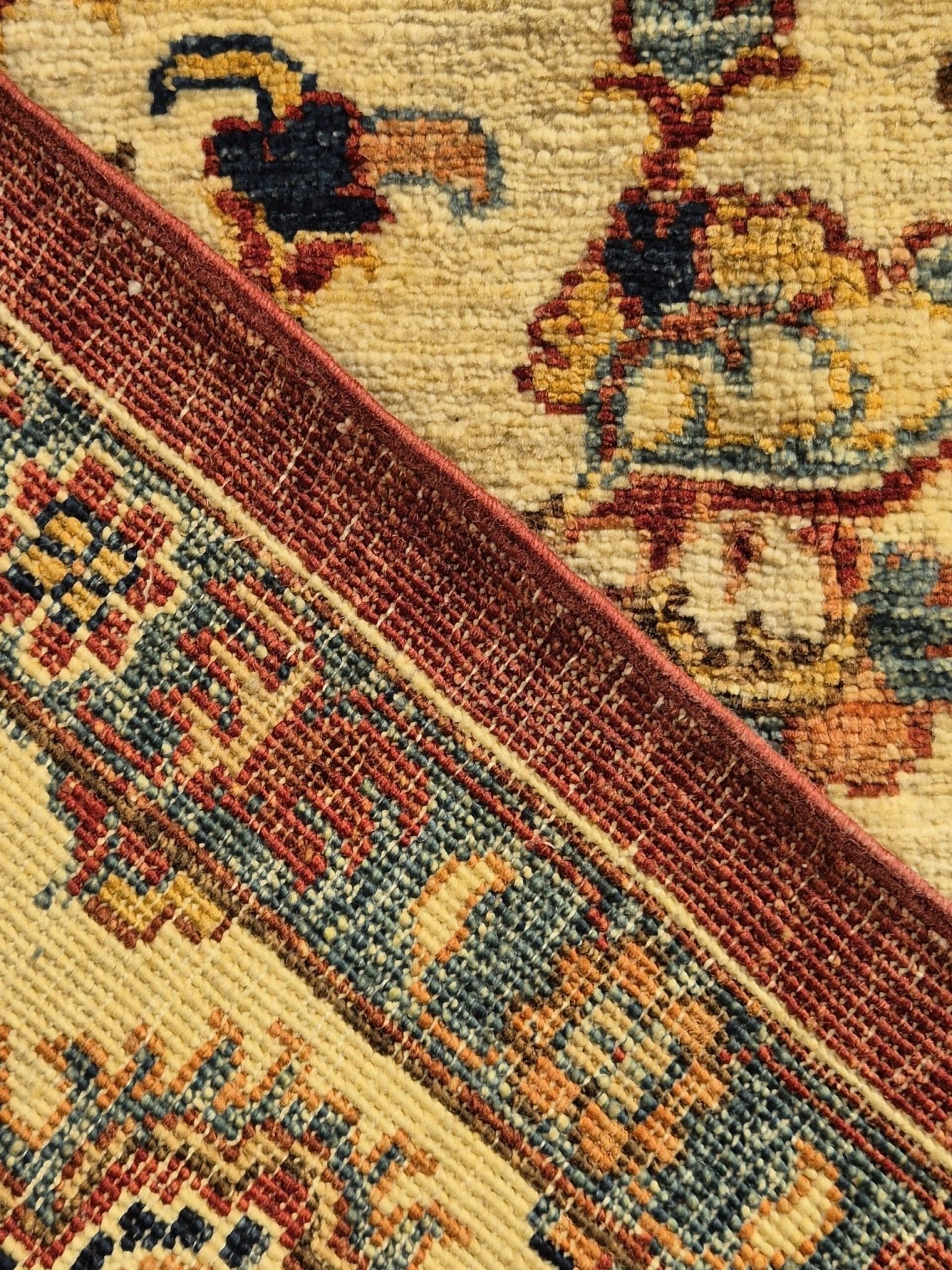 Tapis Afghan Ziegler fait main en laine – vue verso, 316 × 207 cm – Baba Rug, Paris