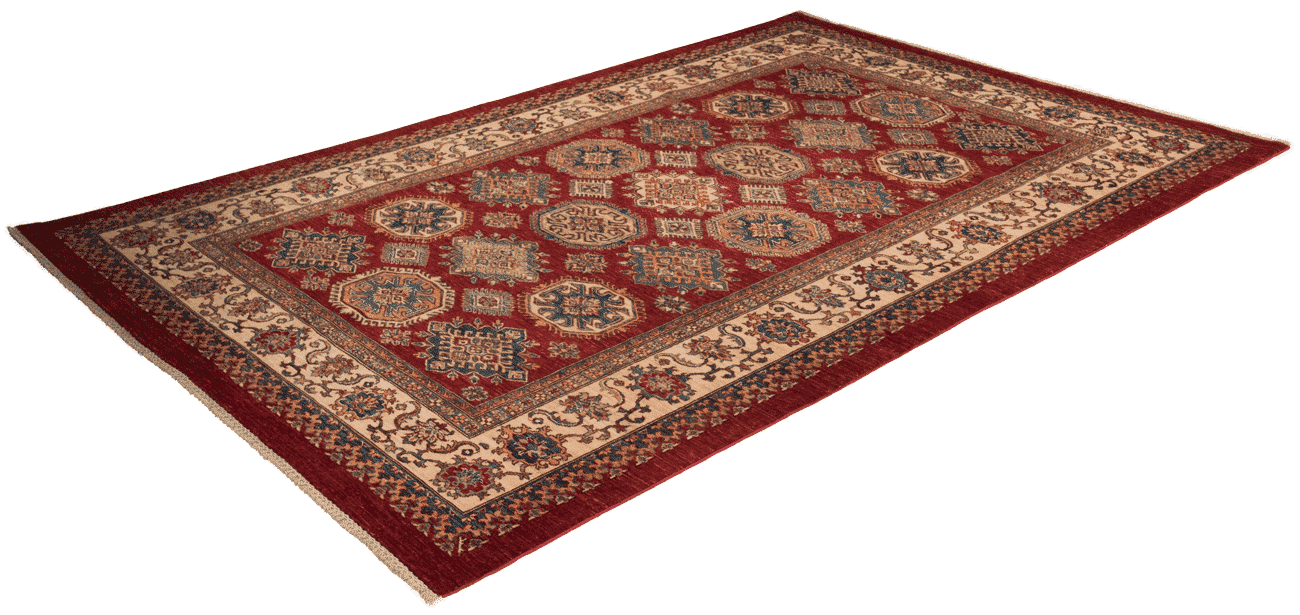 Vue tapis kazak allongé sur le sol