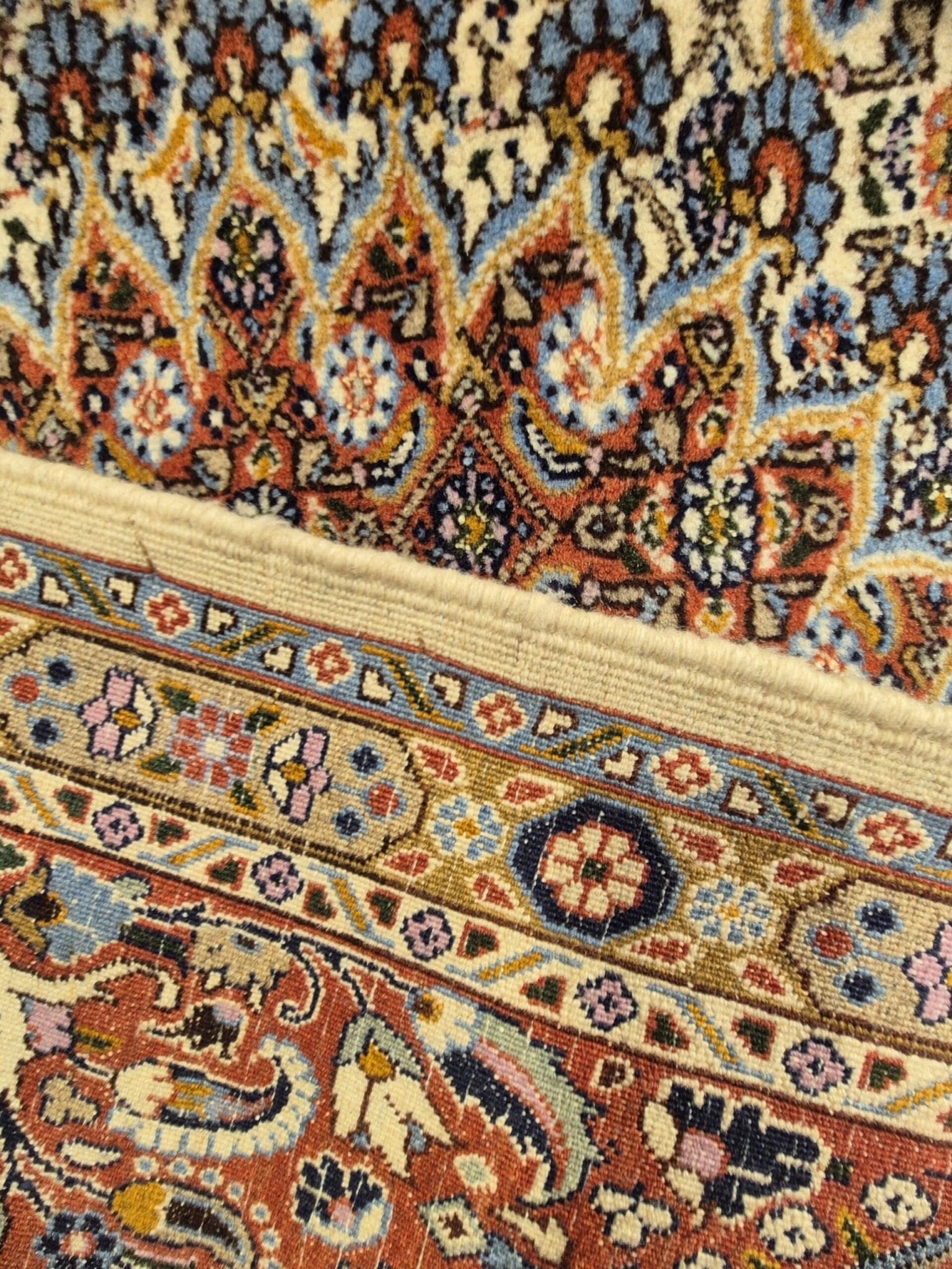 Tapis Moud persan en laine fait main carré de 200x200cm fond blanc et motif centrale médaillon.Baba Rug