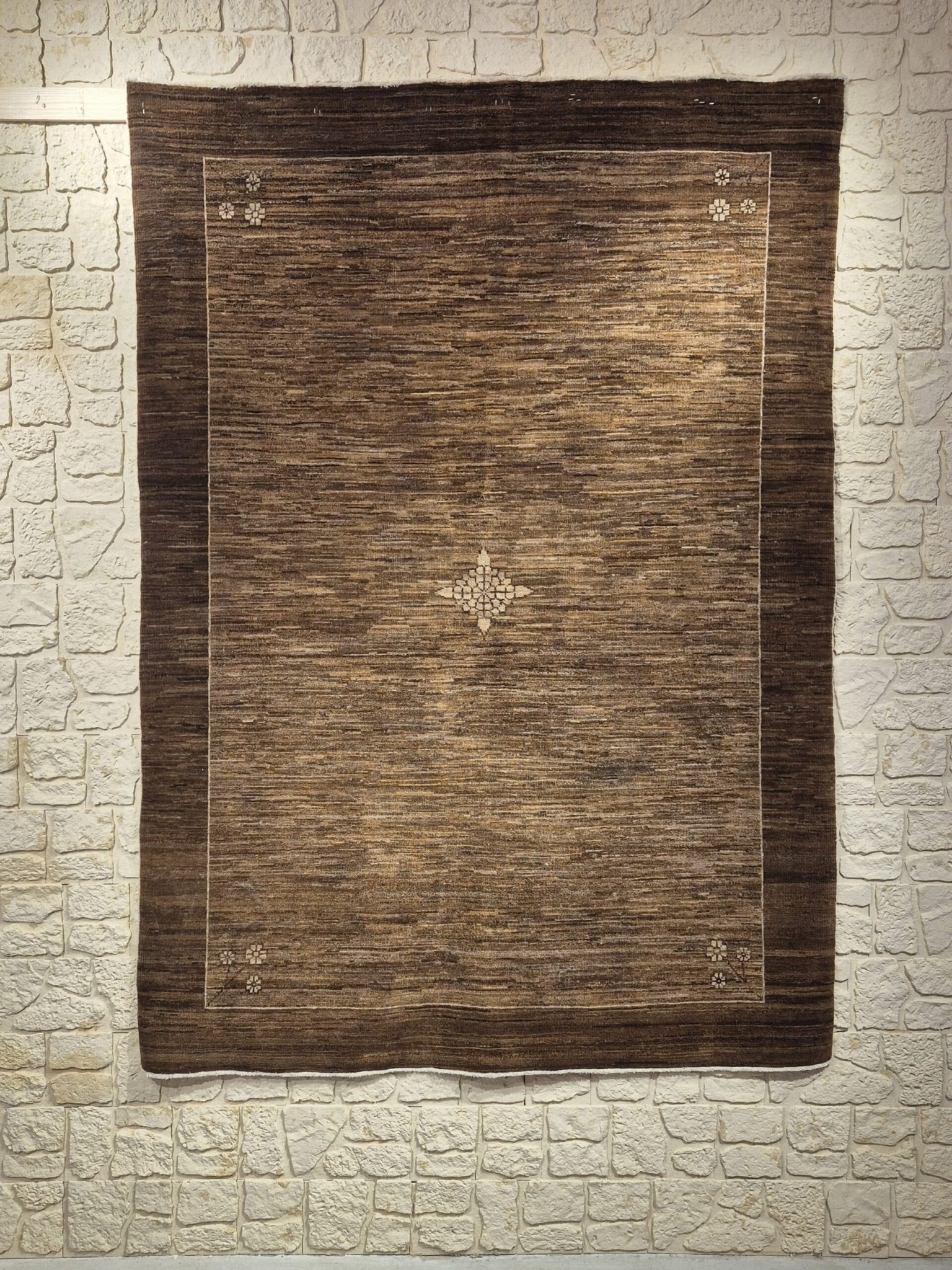 Tapis Afghan Ziegler fait main en laine – vue de face, 217 × 156 cm – Baba Rug, Paris
