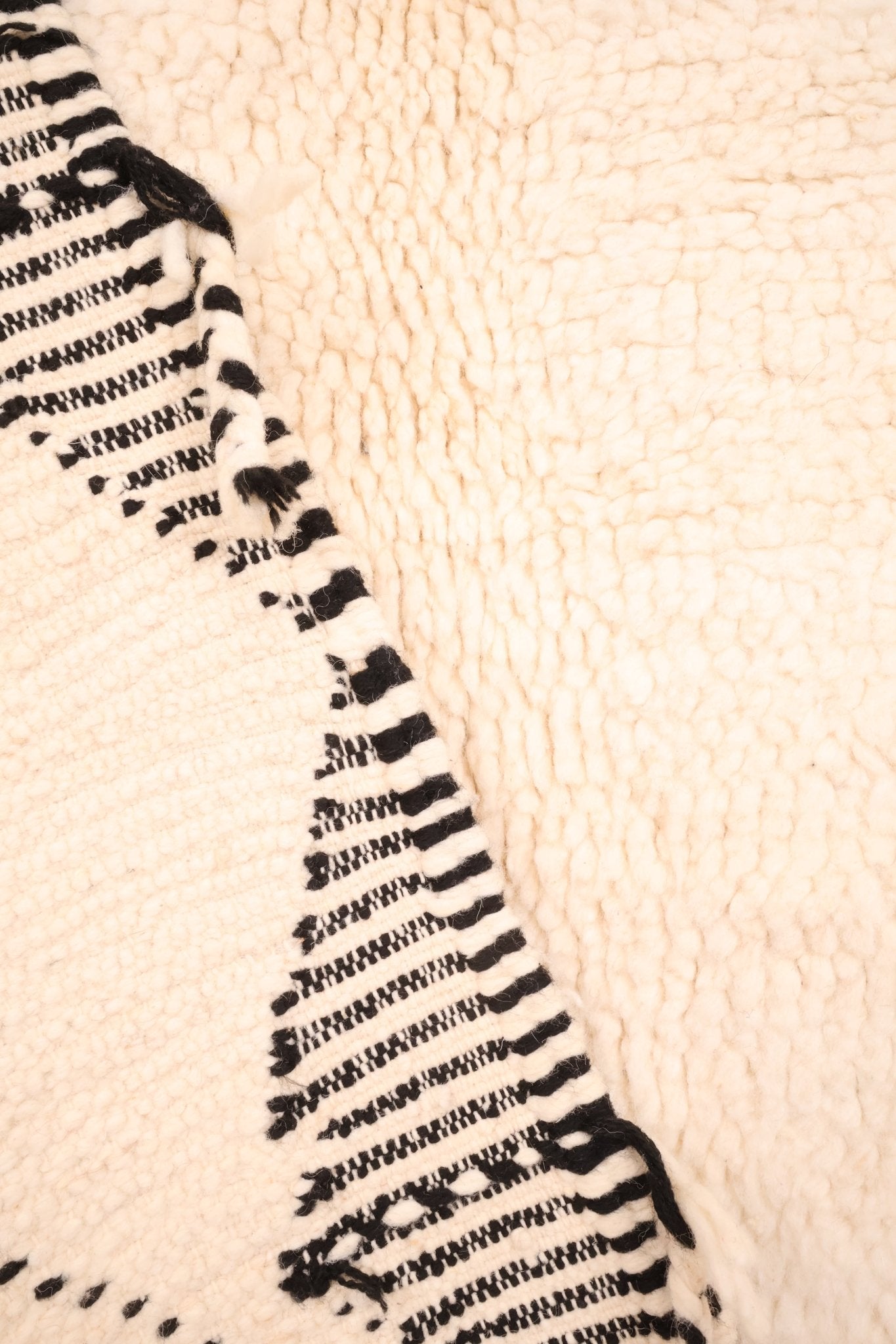 Tapis Béni Ouarain Laine Nouée Main 199x142 cm