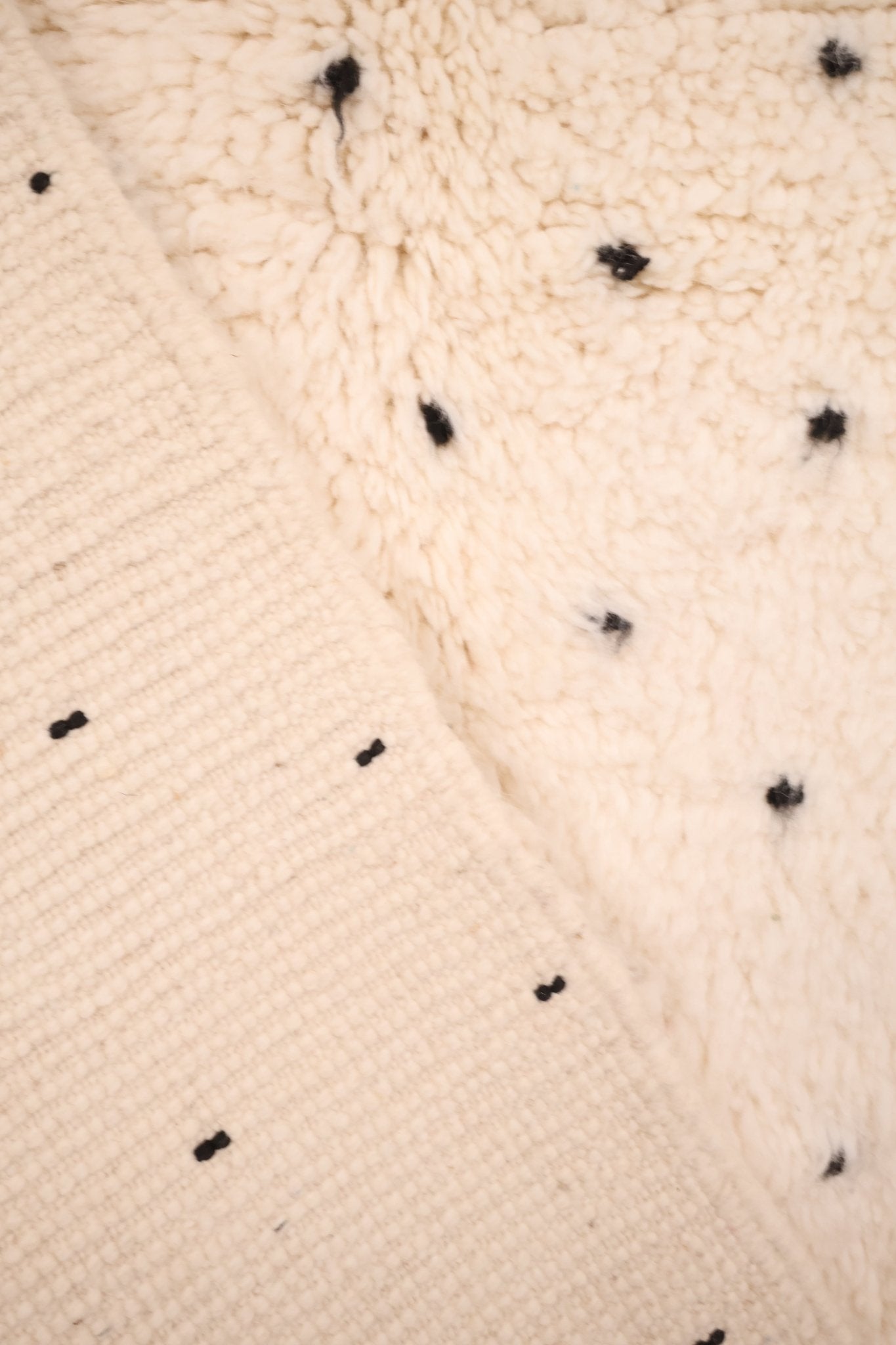 Tapis Béni Ouarain Laine Nouée Main 230x162cm