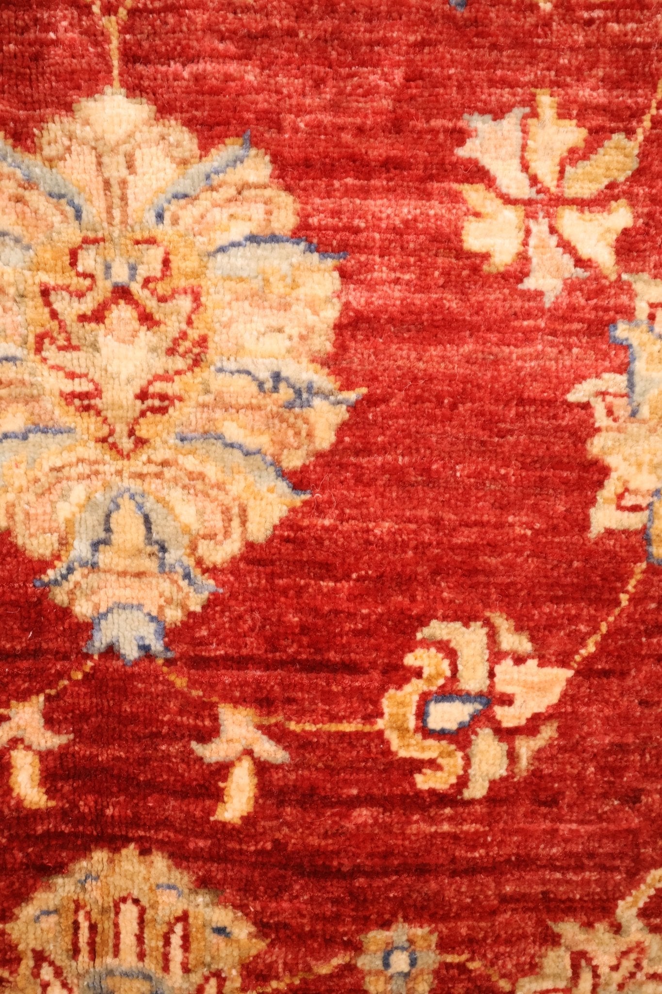 Tapis Chobie Ziegler en laine nouée main, 225 x 150 cm, motifs floraux traditionnels, palette douce — Baba Rug zoom