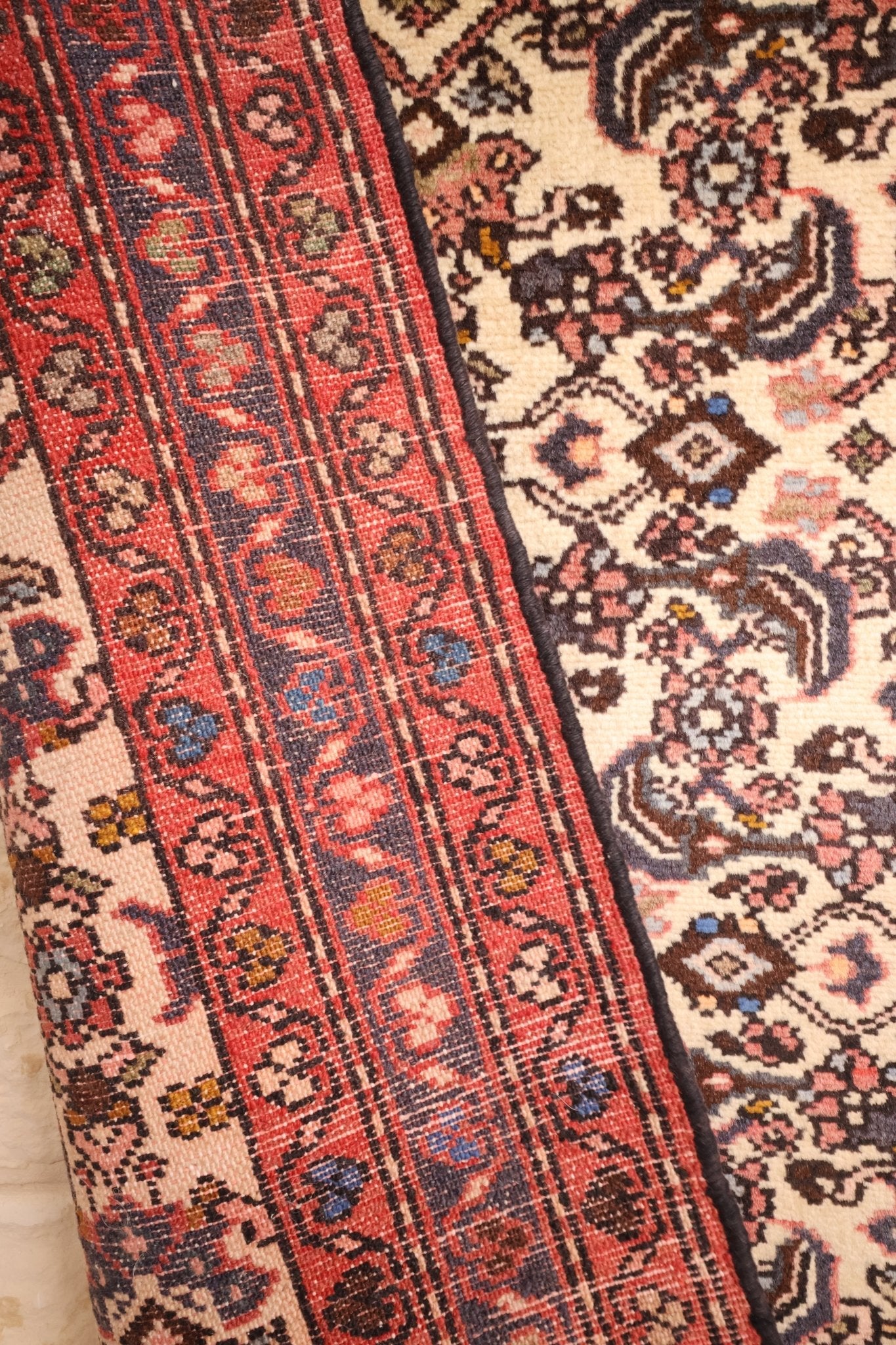 Tapis couloir Hamadan oriental en laine tissé main, 292 x 67 cm, motifs caucasiens, coloris naturels — Baba Rug - vu zoom