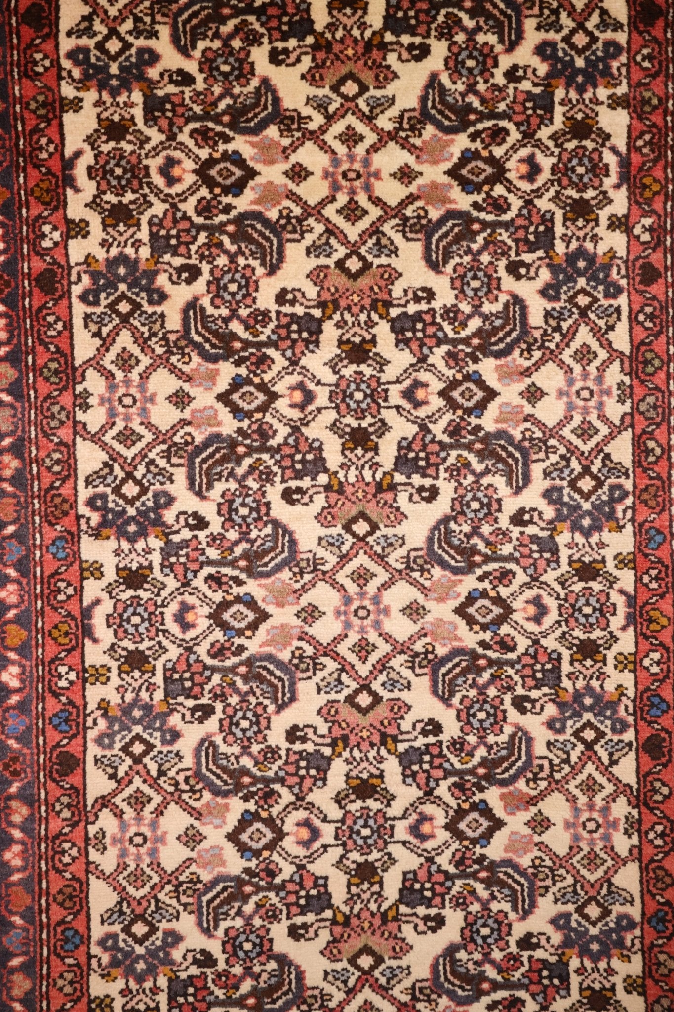 Tapis couloir Hamadan  oriental en laine tissé main, 292 x 67 cm, motifs caucasiens, coloris naturels — Baba Rug - vu zoom