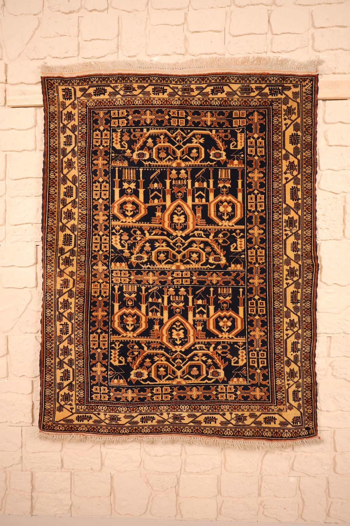 Tapis Baloutch bleu et orange 139 × 92 cm, vue d'ensemble avec franges claires