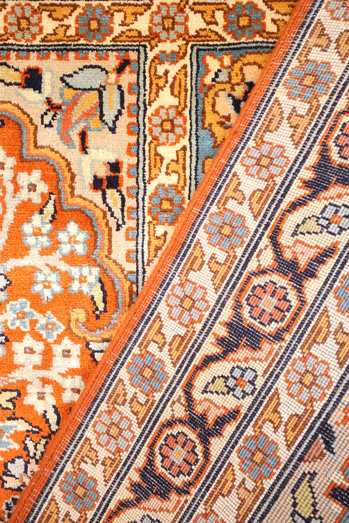 Envers du tapis Cachemire noué à la main, nœuds de soie visibles