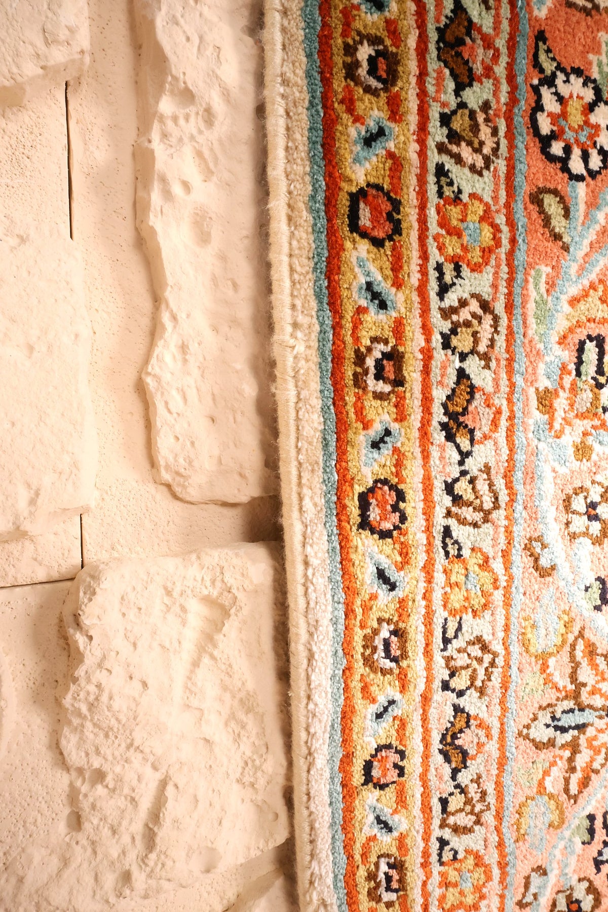 Lisière du tapis Cachemire 160 × 99 cm, bordures étroites orange et bleu clair