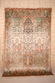 Tapis Cachemire orange 182 × 124 cm en soie, vue d'ensemble des caissons fleuris