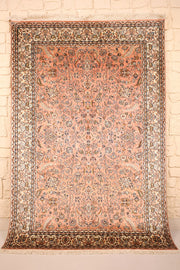 Tapis Cachemire rose 184 × 124 cm en soie, vue d'ensemble du semis floral