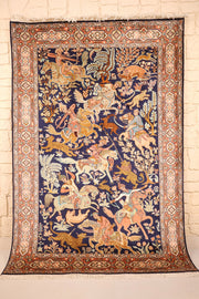Tapis Cachemire bleu 192 × 129 cm en soie, scène de chasse, vue d'ensemble de face