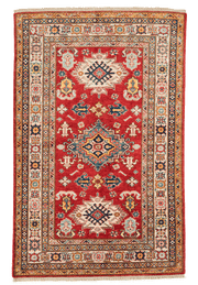 Tapis Kazak Pakistan fait main en laine – vue de face, 188 × 121 cm – Baba Rug, Paris
