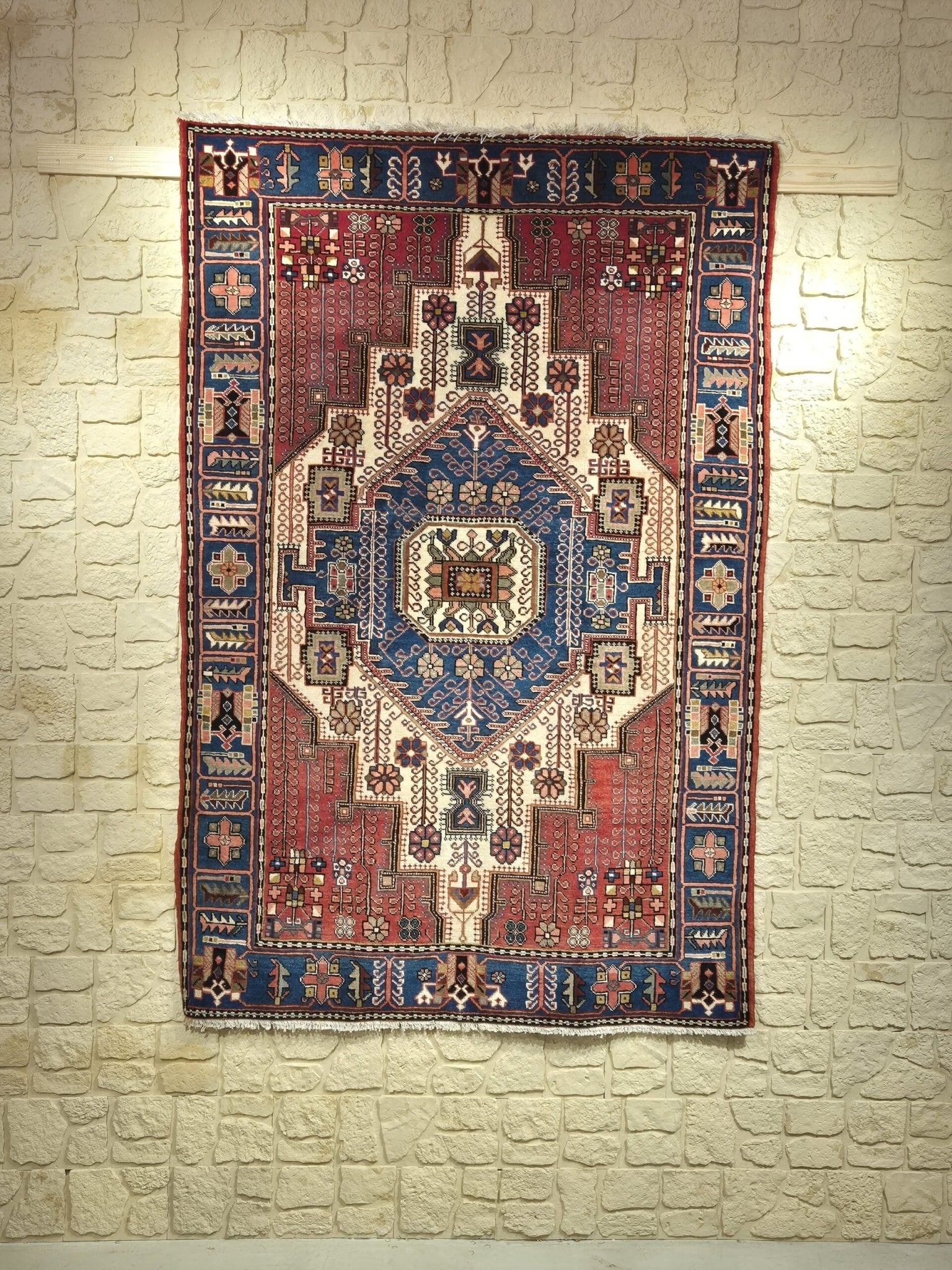 Tapis Nahavand Iran 206x127cm fait main avec motifs persans traditionnels