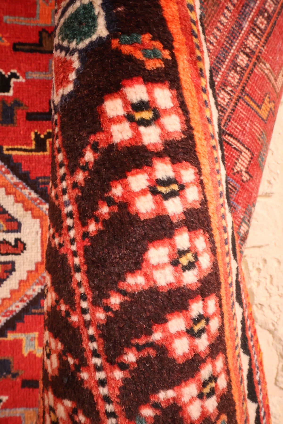 Envers du tapis Shiraz noué à la main, nœuds de laine visibles
