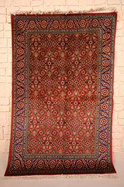 Tapis Shirvan rouge 183 × 117 cm, vue d'ensemble du semis en treillis losangé