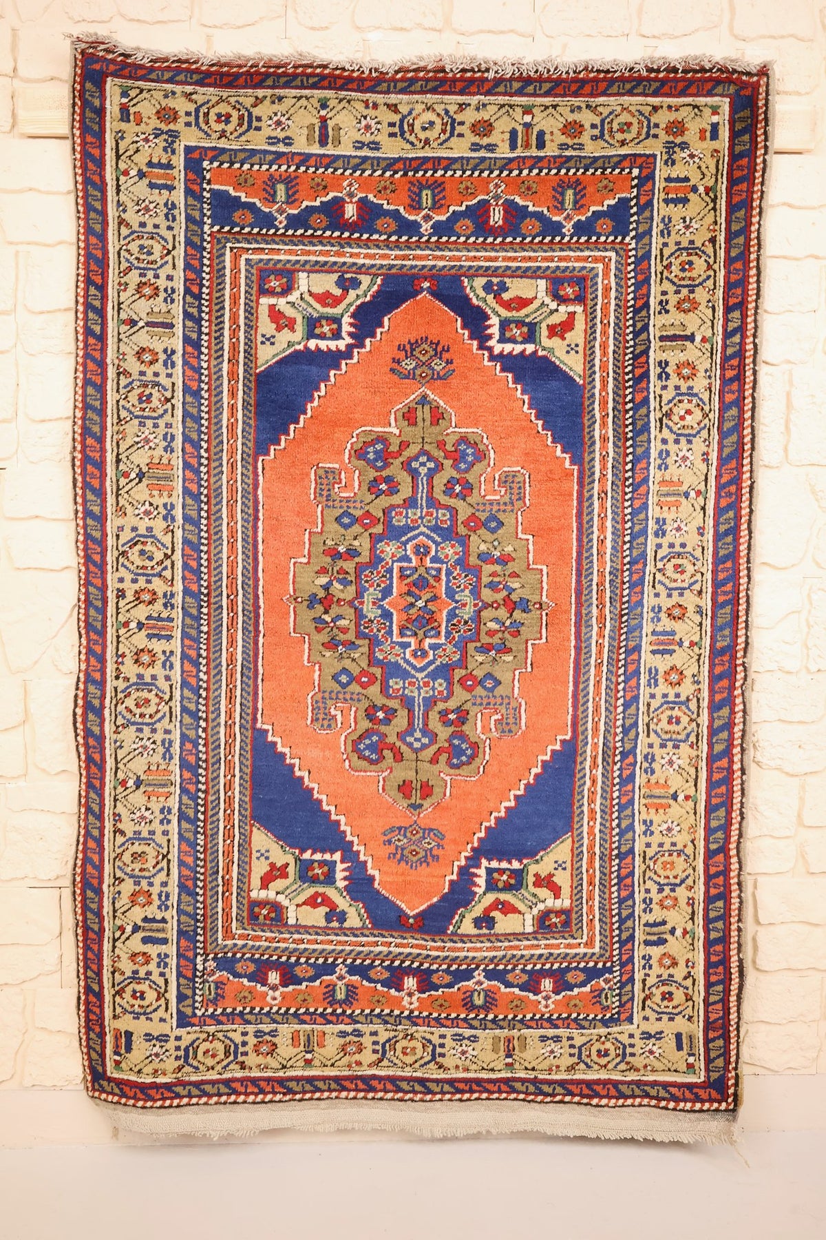 Tapis Tachpinar orange et bleu 180 × 100 cm, vue d'ensemble avec franges aux deux bouts