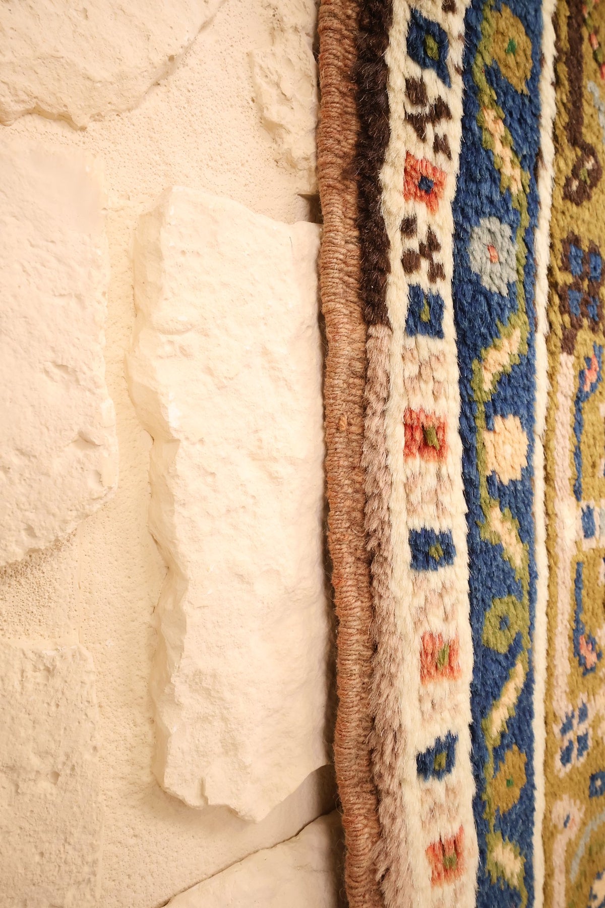 Lisière du tapis Tachpinar beige et bleu, galon ivoire géométrique en bord