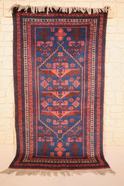 Tapis Yagci Bedir bleu 191 × 105 cm, vue d'ensemble du médaillon allongé et des franges écrues