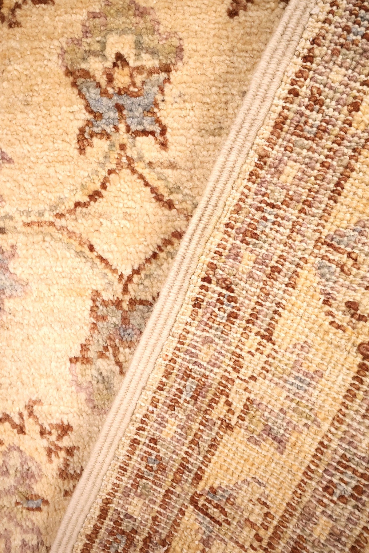 Envers du tapis Ziegler en laine, nœuds noués à la main visibles